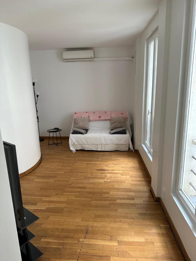 2 Pieces Champs-elysees Appartement Parijs